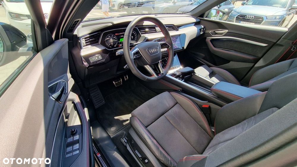 Audi Q8 - 18