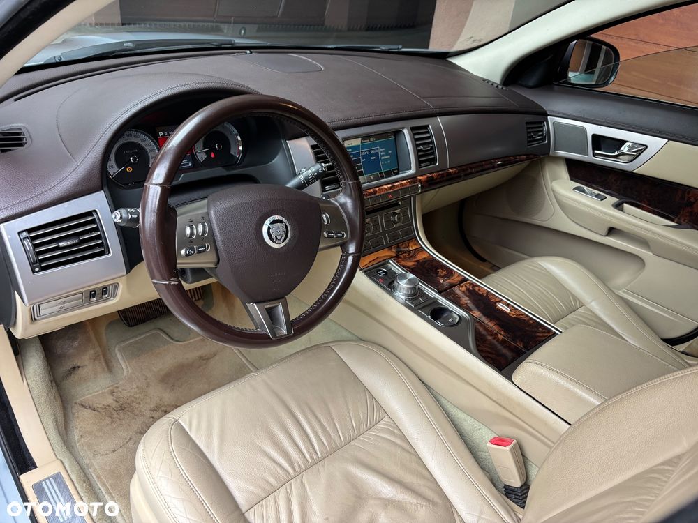 Jaguar XF 3.0 V6 Premium Luxury - 14