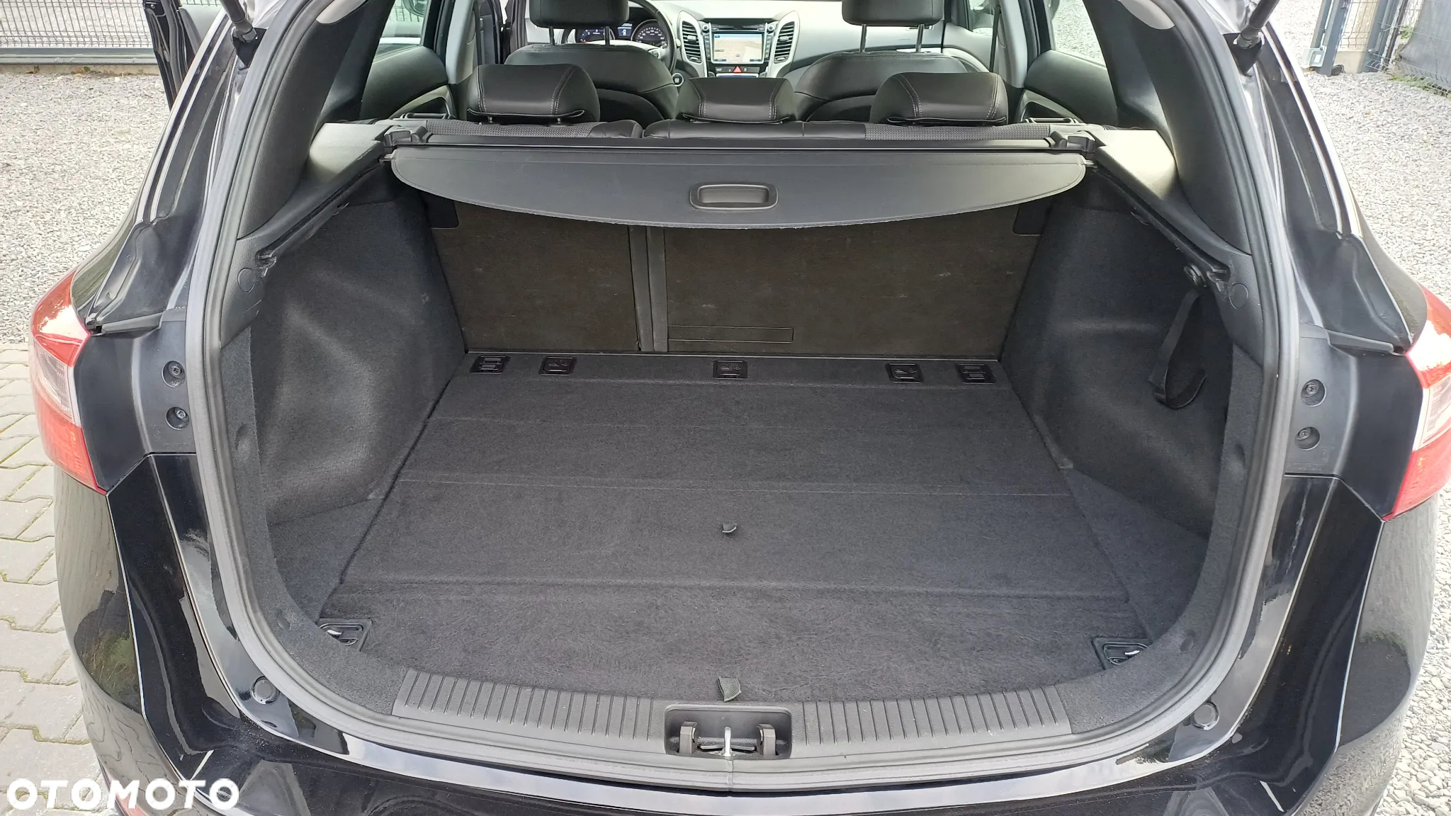 Hyundai i30 1.6 CRDI Automatik Style - 26