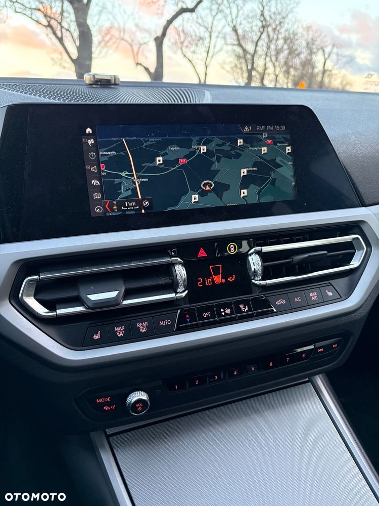 BMW Seria 3 318d Edition Luxury Line Purity - 13