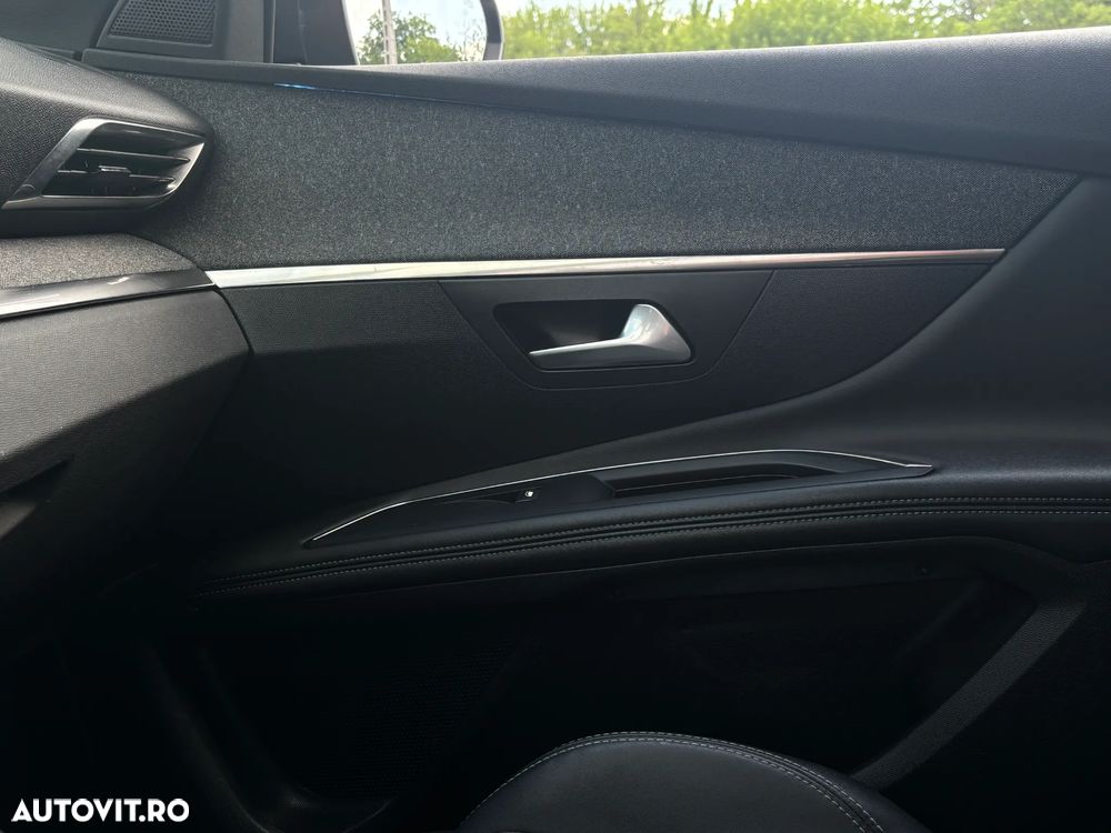 Peugeot 3008 1.2 PureTech 130 EAT8 Allure Pack - 30