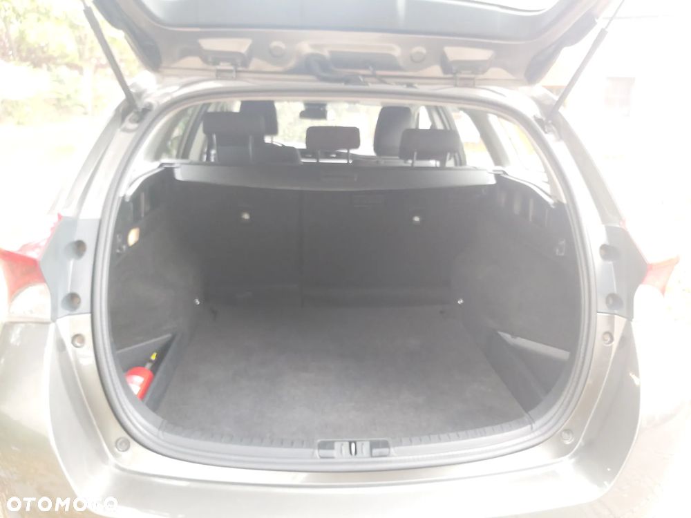 Toyota Auris 1.6 Premium - 20
