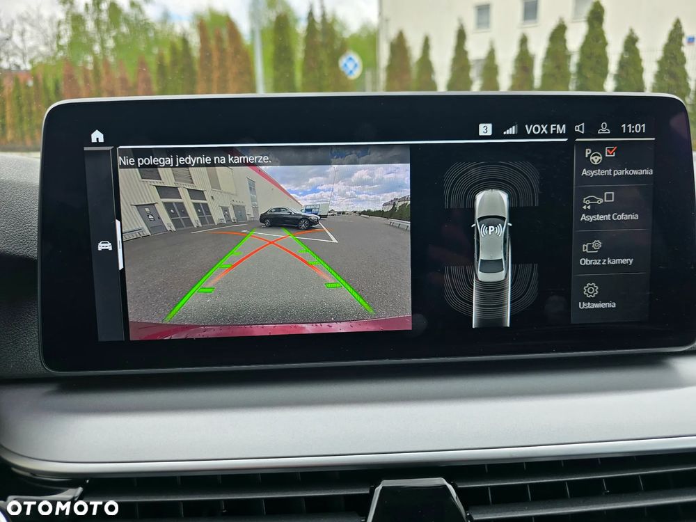 BMW Seria 5 530i xDrive mHEV Luxury Line - 29