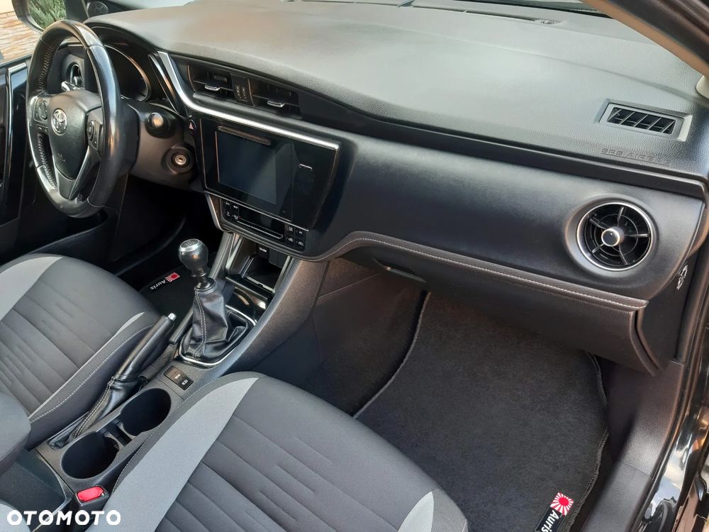 Toyota Auris - 25