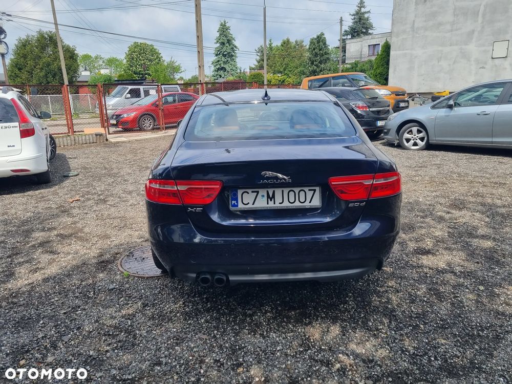 Jaguar XE 2.0 D AWD Portfolio - 4
