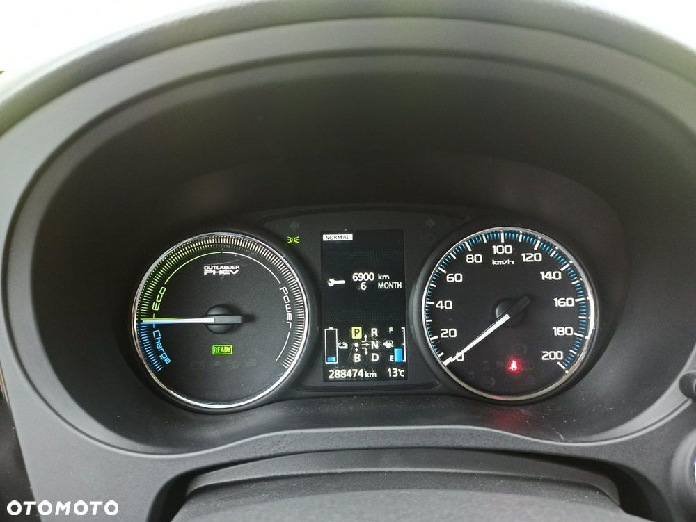 Mitsubishi Outlander - 23