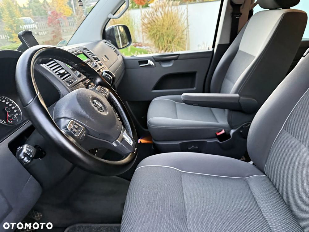 Volkswagen Multivan - 23