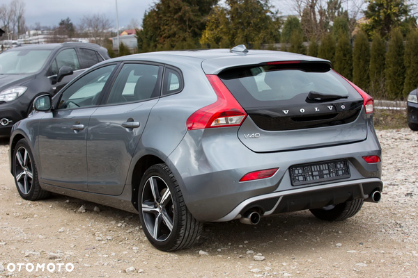 Volvo V40 D2 Drive-E SCR R-Design Momentum