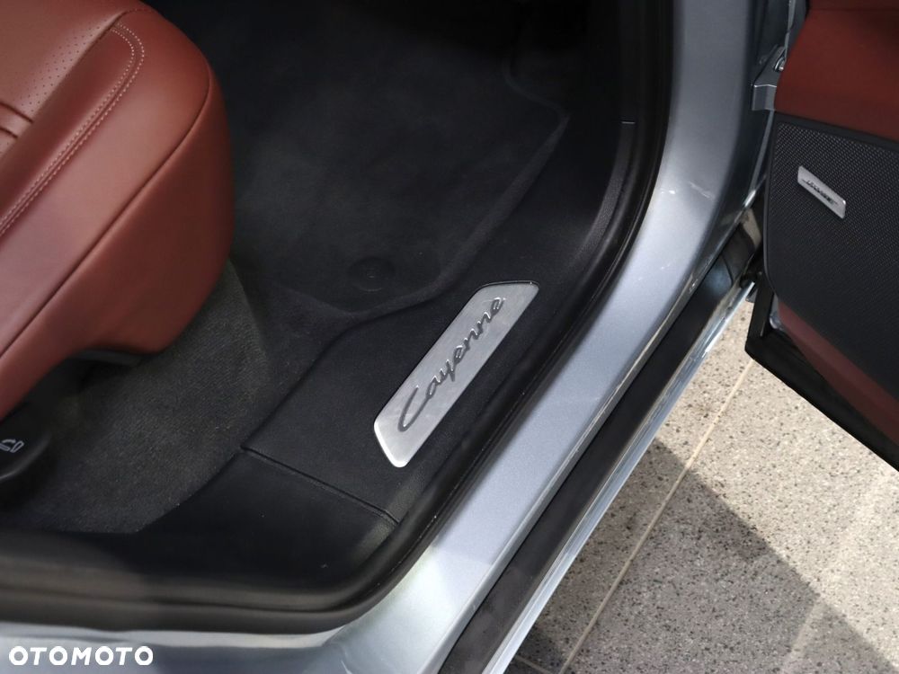Porsche Cayenne Standard - 33