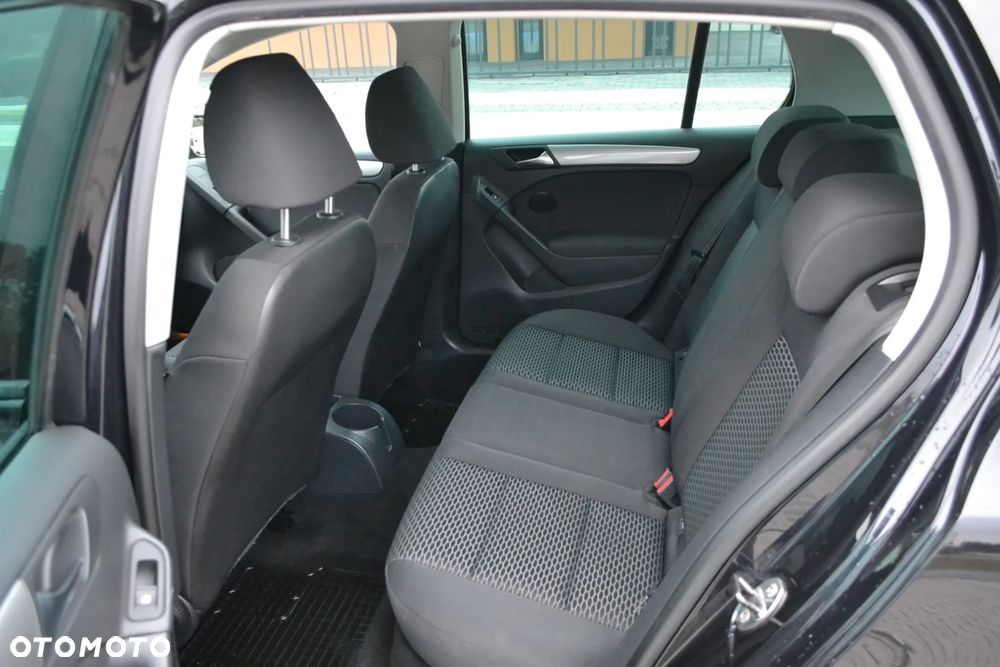 Volkswagen Golf - 37