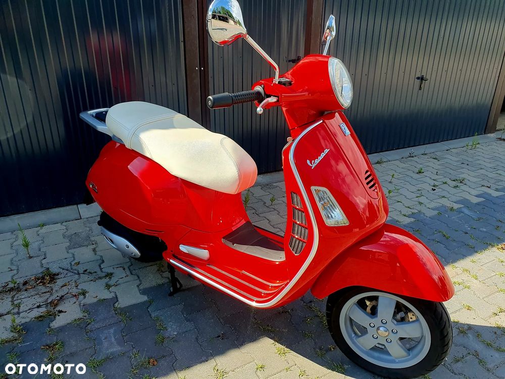 Vespa GTS - 2
