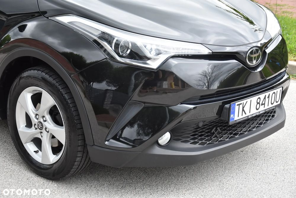 Toyota C-HR 1.2 Turbo Team Deutschland - 13