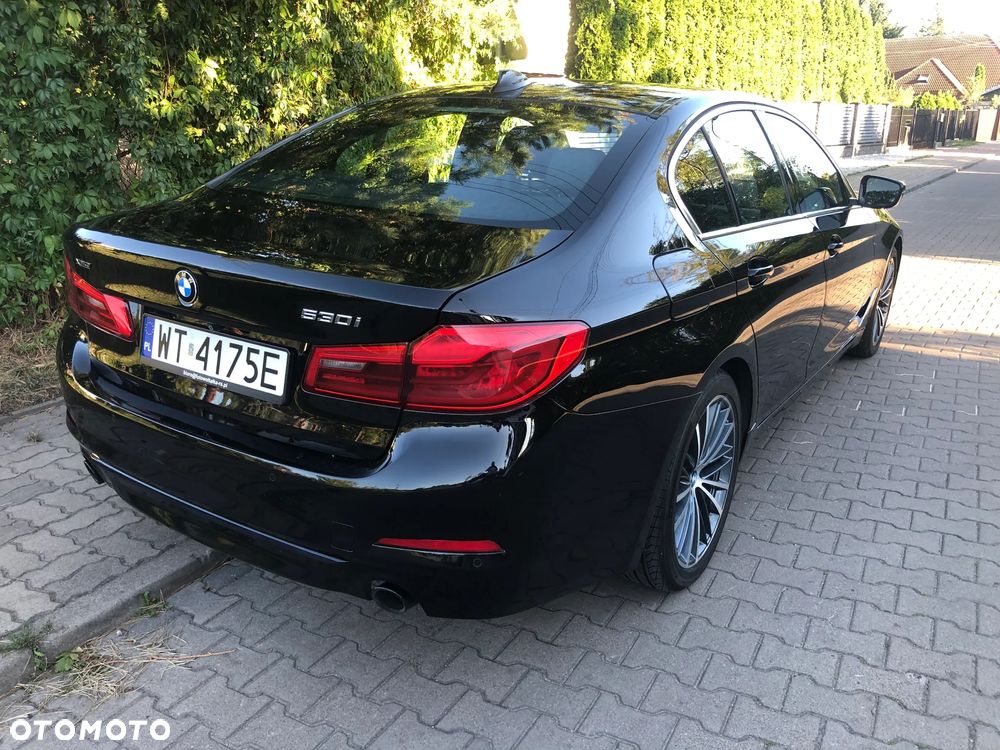 BMW Seria 5 530i xDrive Sport Line - 2