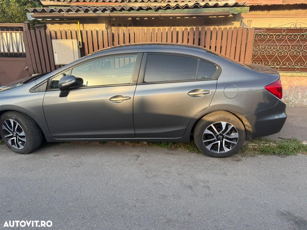Honda Civic 1.8 i-VTEC MT Executive - 2