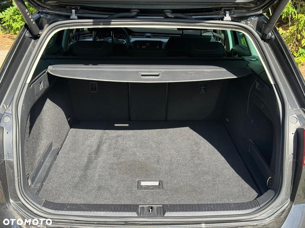 Volkswagen Passat 2.0 TDI SCR Style DSG - 13
