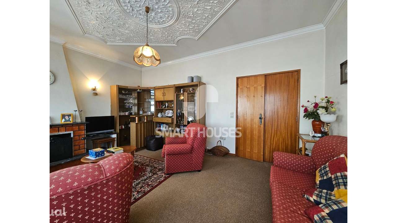 Moradia T4 Paradela c/ anexo e terreno - Grande imagem: 4/50