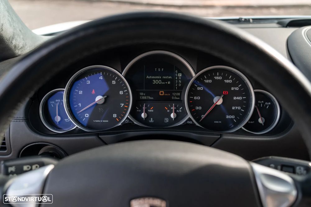 Porsche Cayenne Turbo - 19