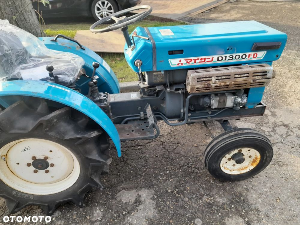 Mitsubishi D1300 - 2