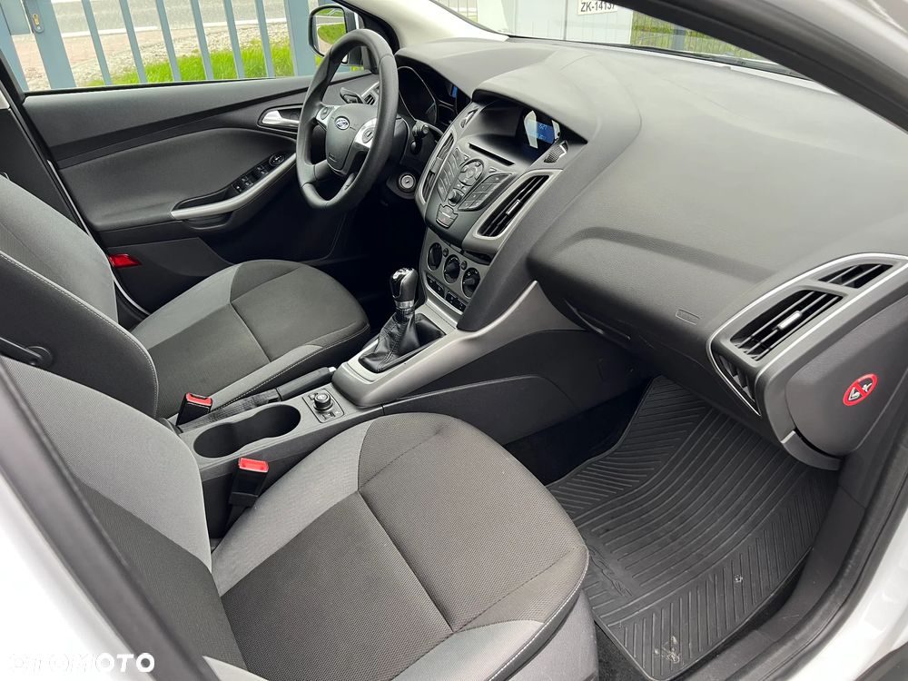 Ford Focus - 10