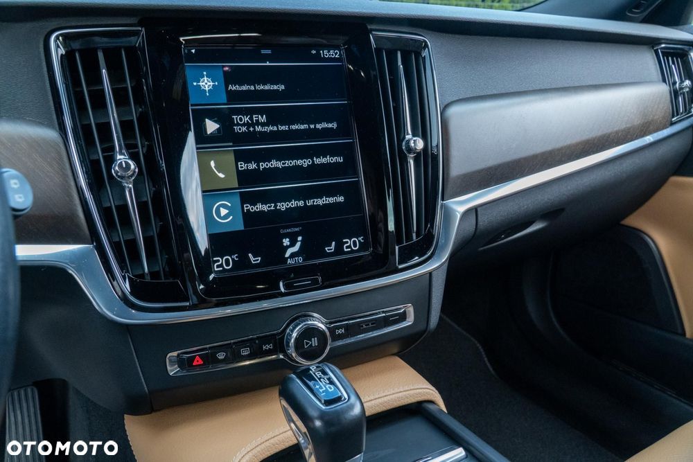 Volvo V90 Cross Country - 18