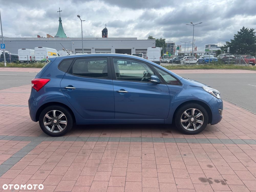 Hyundai ix20 1.4 Premium blue - 8