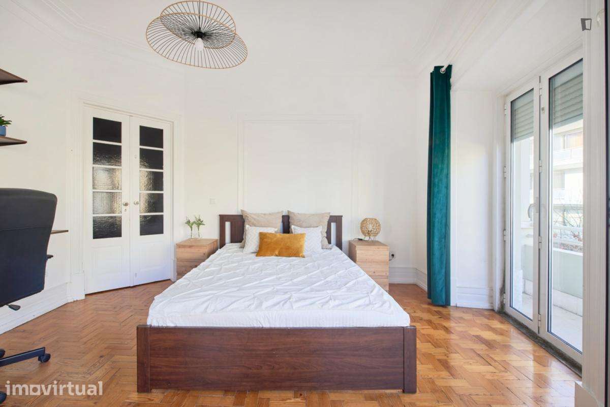 Quarto - localizado em Marquês de Pombal Lisbon - Grande imagem: 4/15