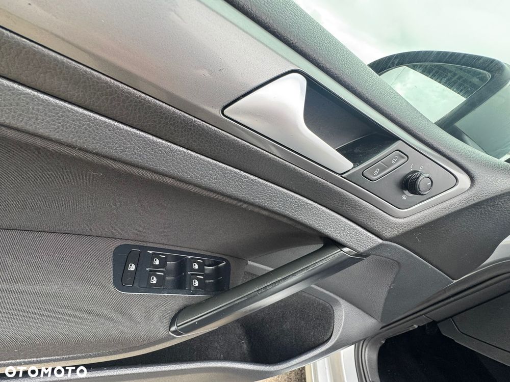 Volkswagen Golf VII 1.6 TDI BMT Comfortline - 36