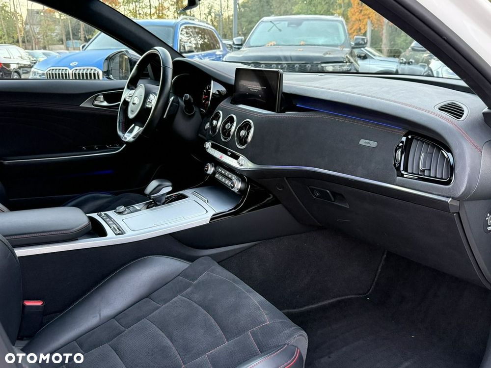 Kia Stinger - 19