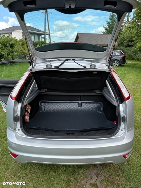 Ford Focus 1.6 16V Trend - 16
