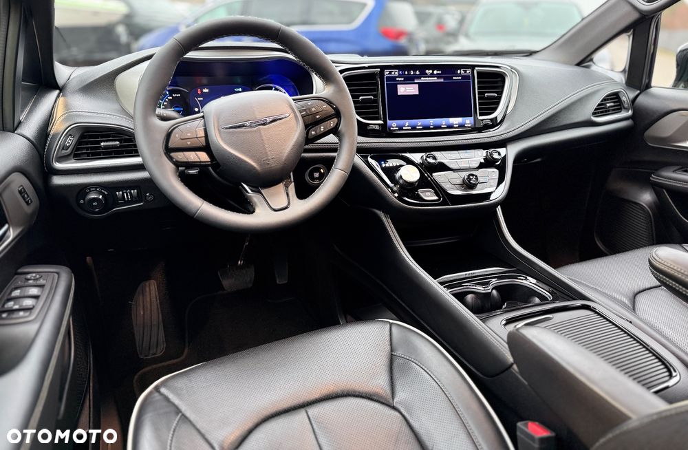 Chrysler Pacifica - 21