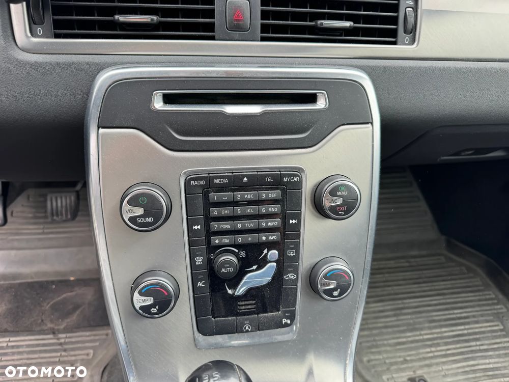 Volvo V70 D4 Momentum - 11