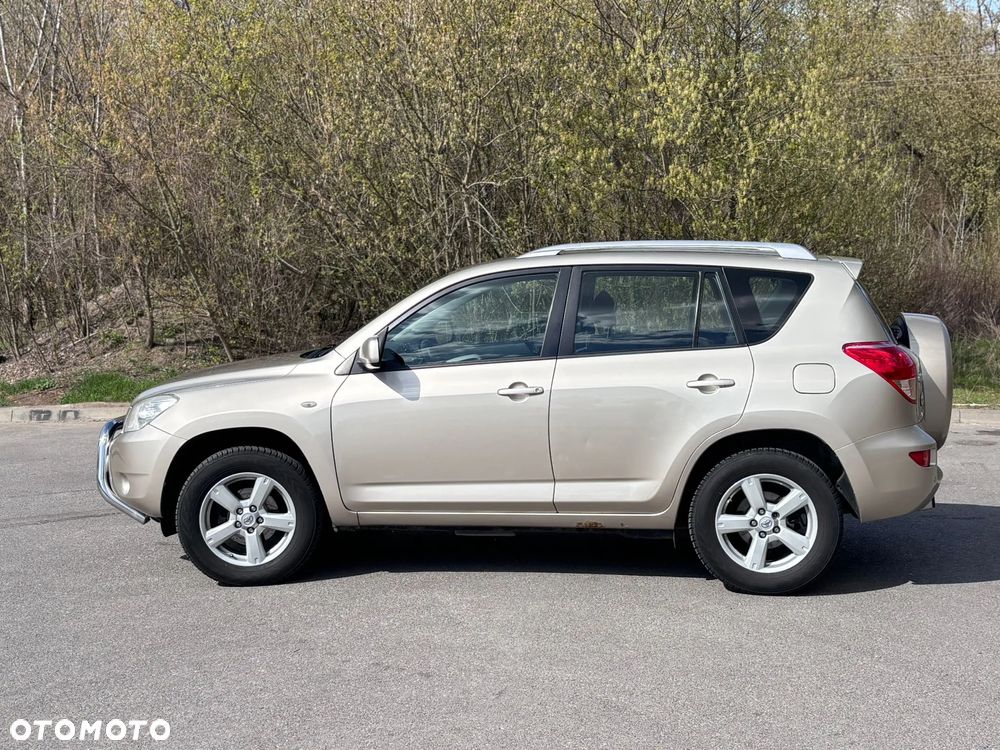 Toyota RAV4 2.0 VVT-i Sol - 2