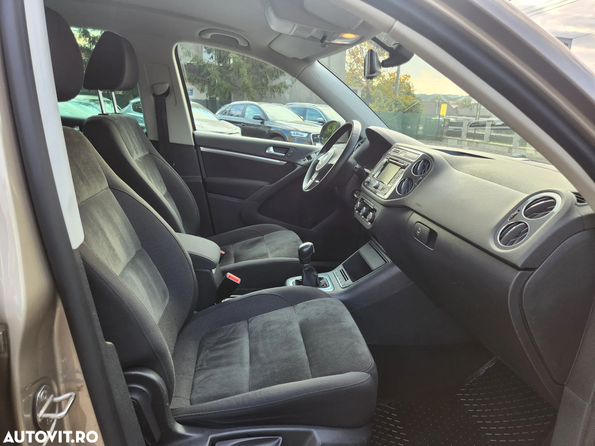 Volkswagen Tiguan 2.0 TDI DPF 4Motion BlueMotion Technology DSG Sport & Style - 22