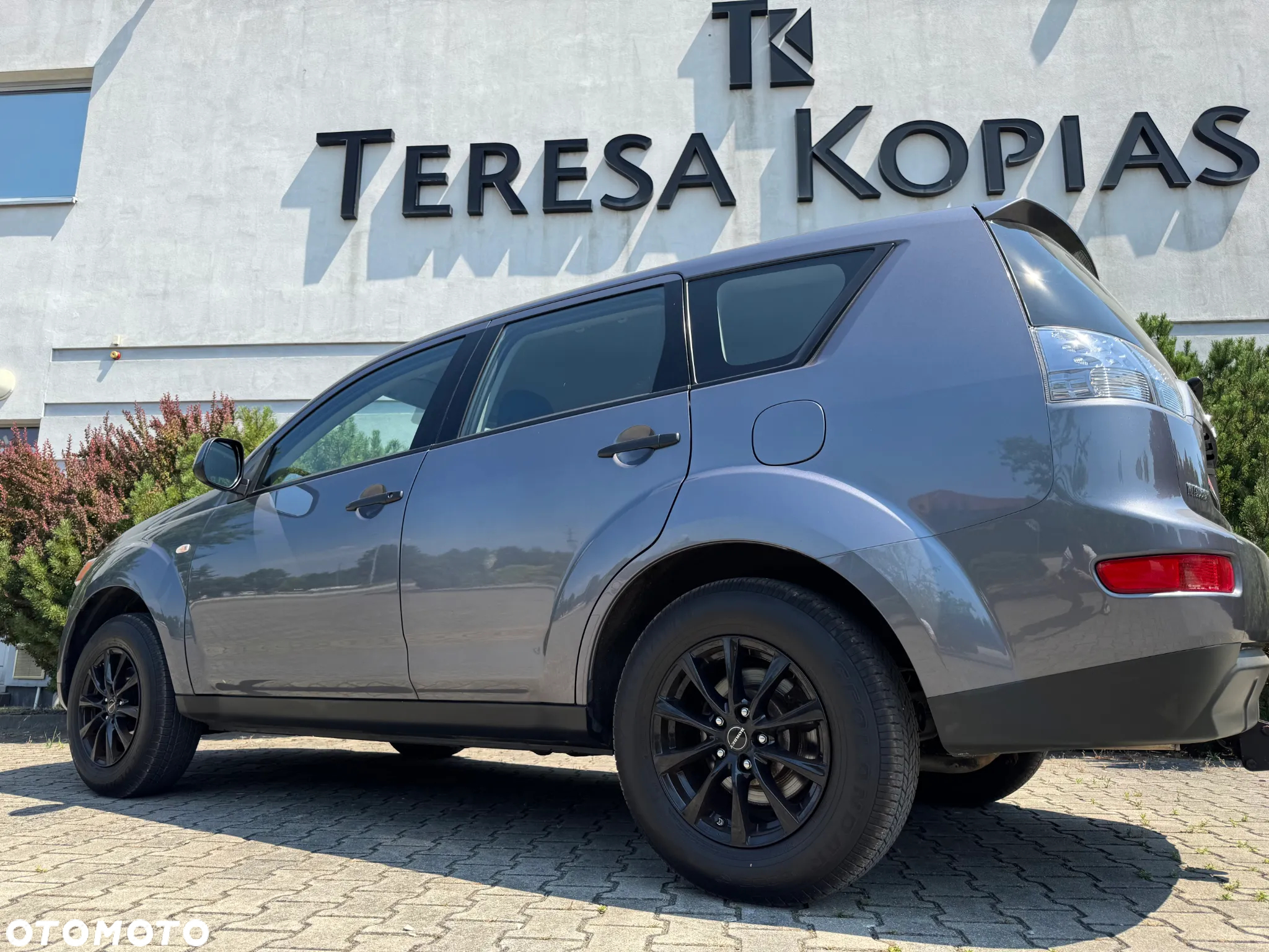 Mitsubishi Outlander 2.4 4WD Inform - 4