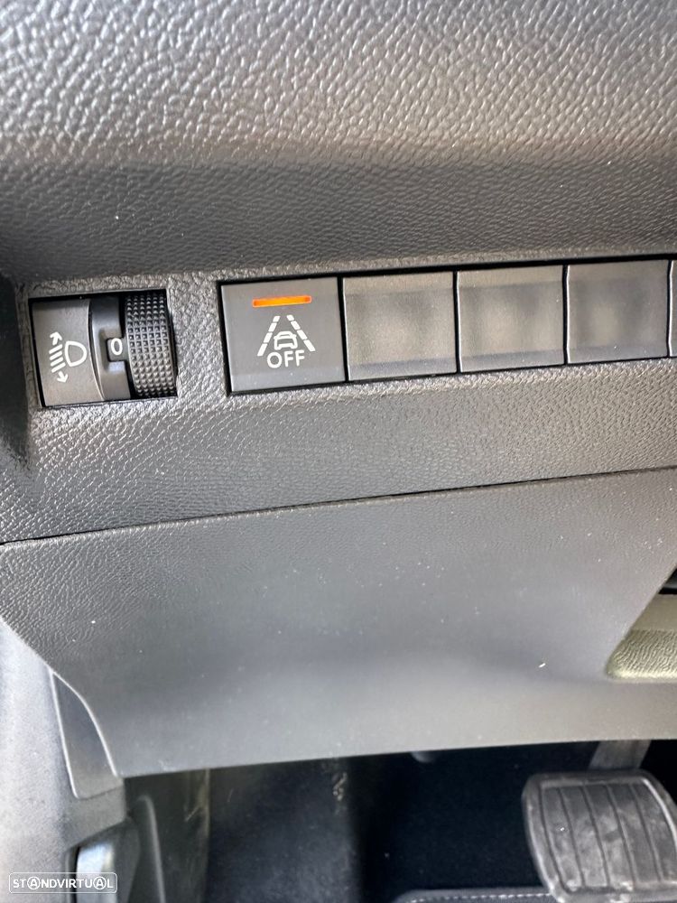 Peugeot 208 1.2 PureTech Allure EAT8 - 18