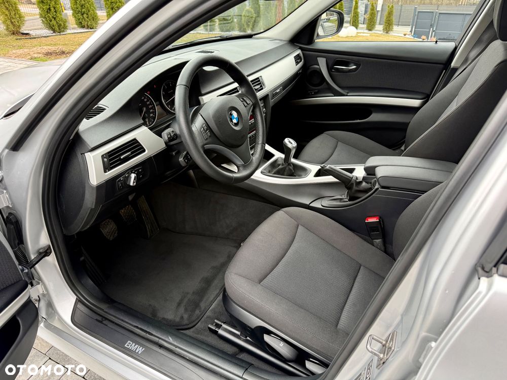 BMW Seria 3 318i Edition Exclusive - 20