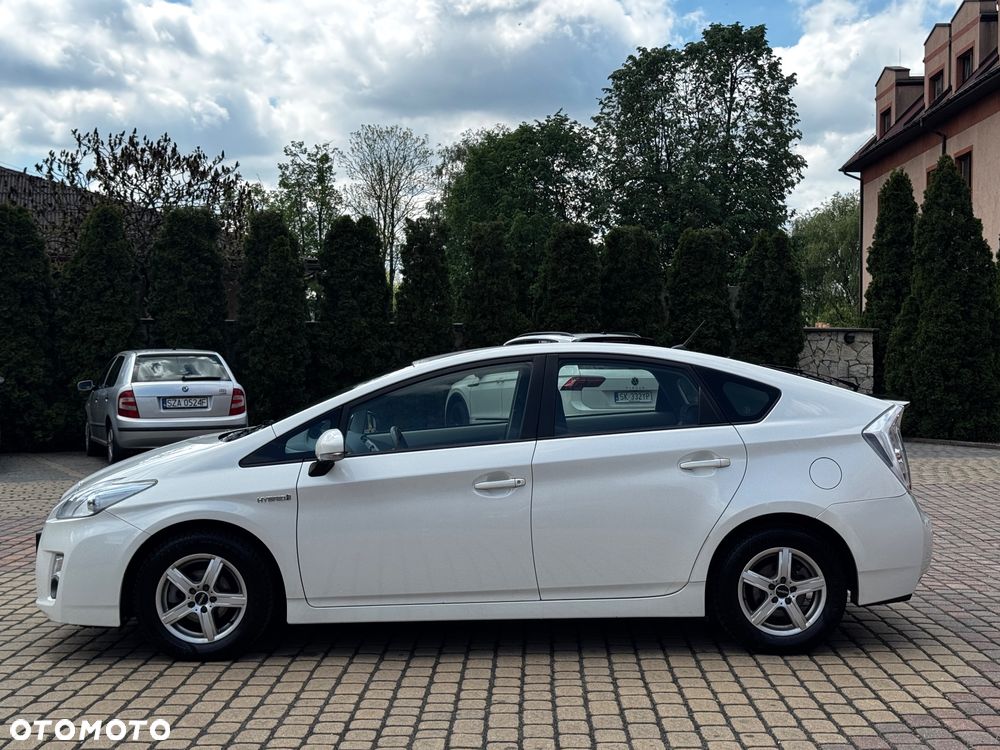 Toyota Prius 1.8 HSD Prestige - 31