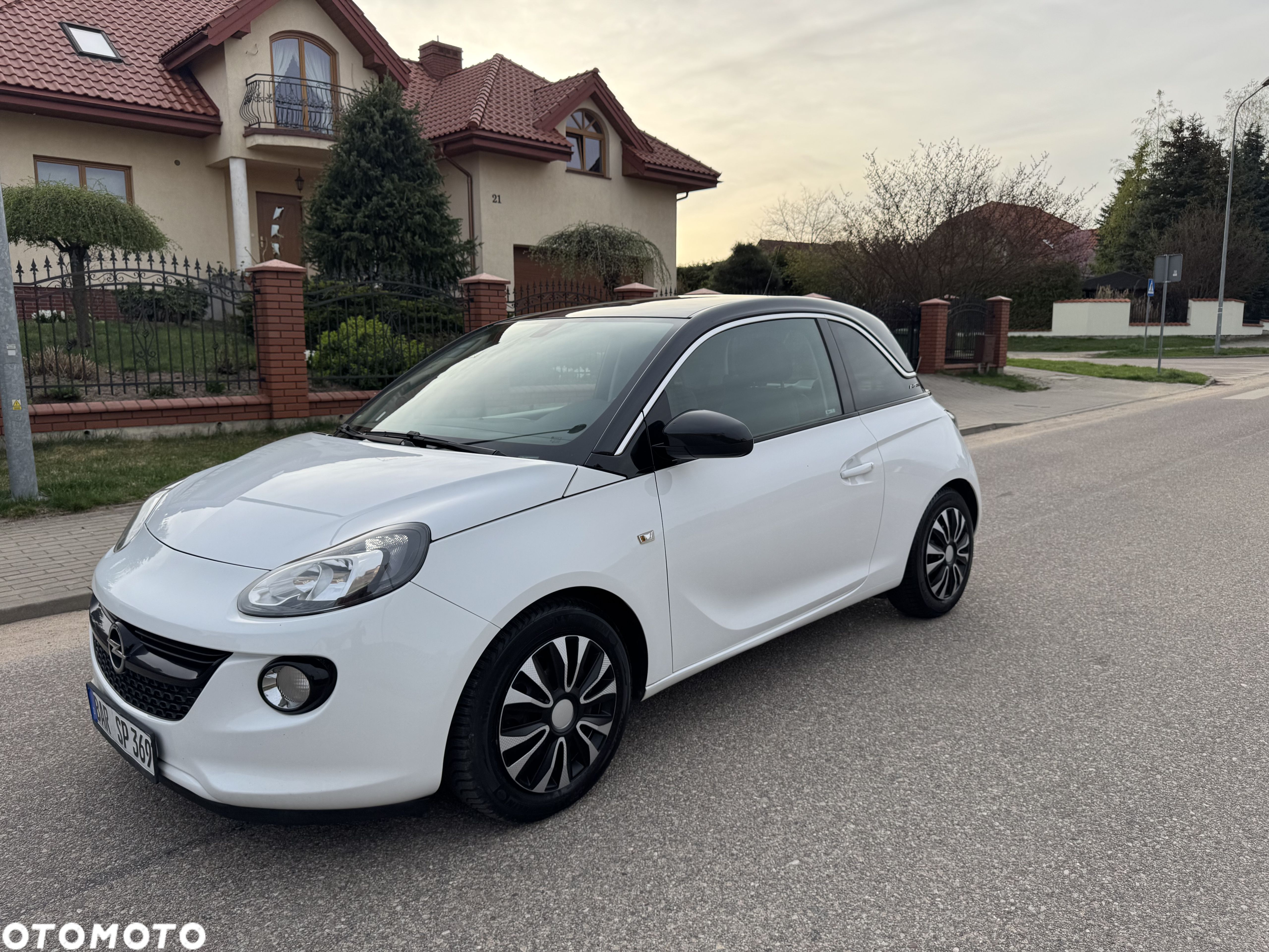 Opel Adam 1.2 Black Jack - 1