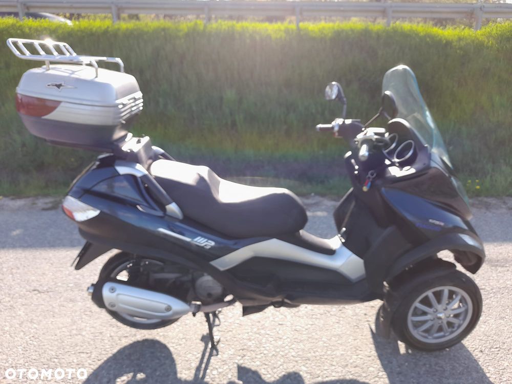Piaggio MP-3 - 10