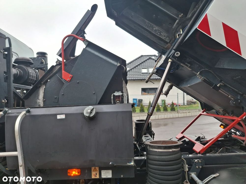 Renault Midlum 220 Zamiatarka Johnston 2 Silniki Szczotki L/R Obie Strony 2010r Przebieg 116 tyś km - 19