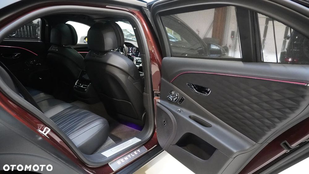 Bentley Flying Spur V8 S - 11
