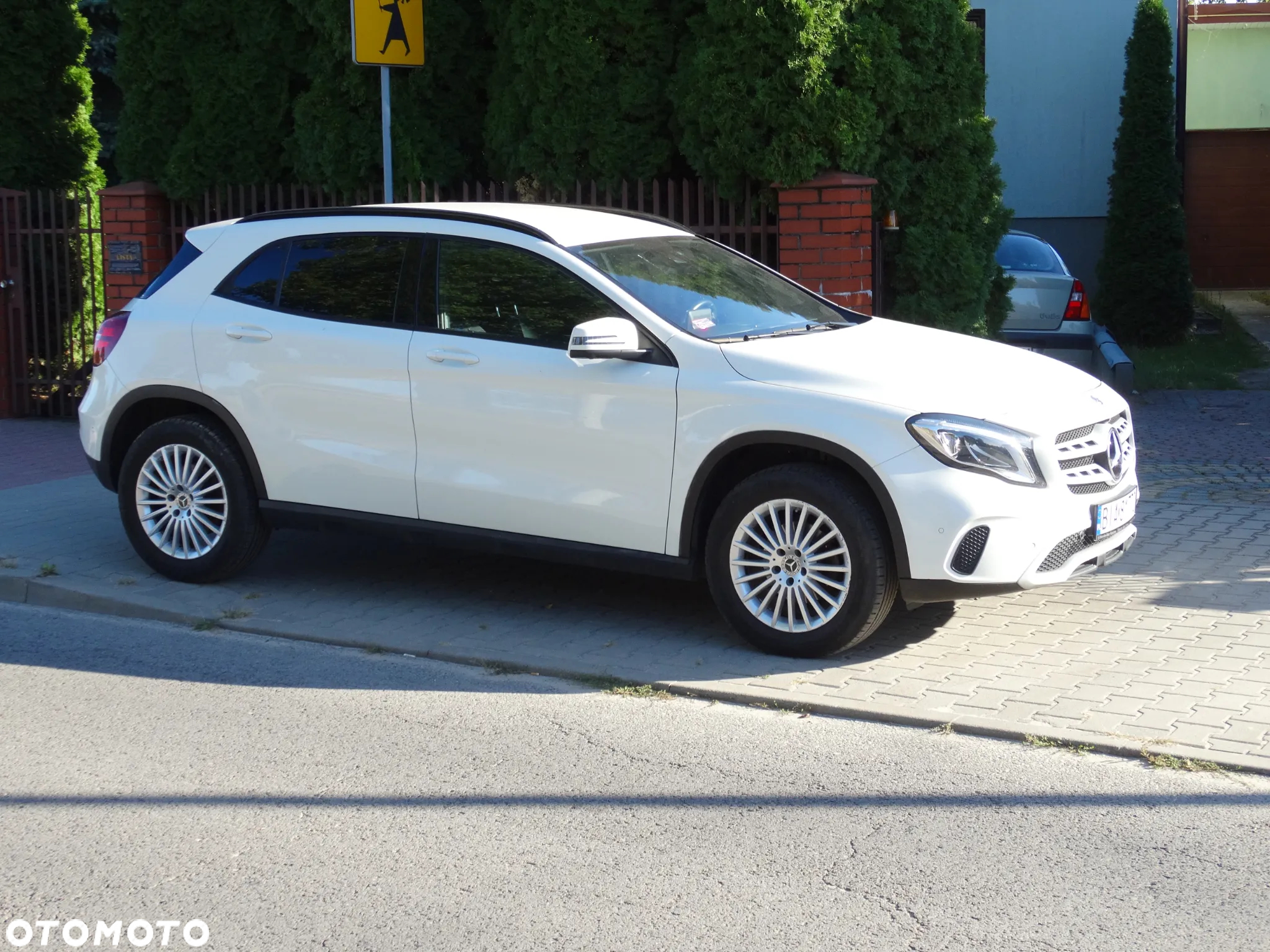 Mercedes-Benz GLA 200 7G-DCT - 3