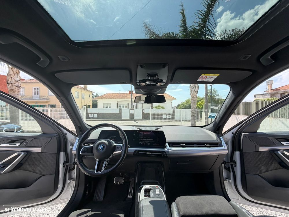 BMW iX1 xDrive30 M Sport Pack - 7