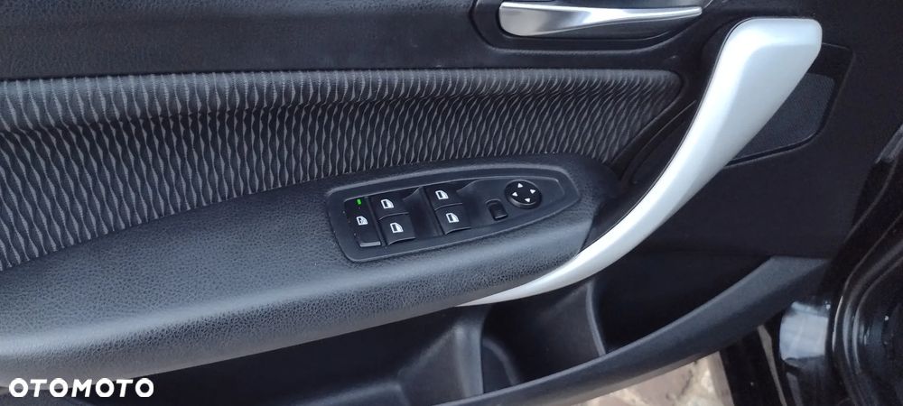 BMW Seria 1 114i Sport Line - 24