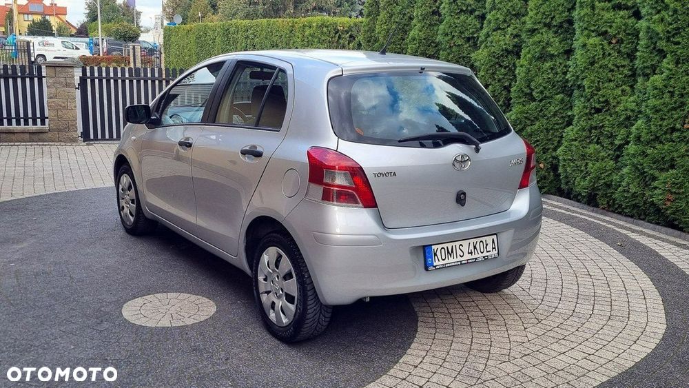 Toyota Yaris - 5