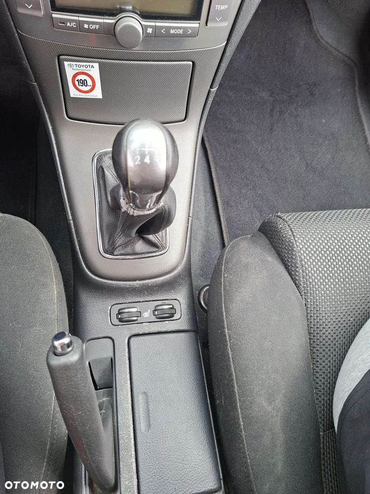 Toyota Avensis 1.8 VVT-i Combi - 23