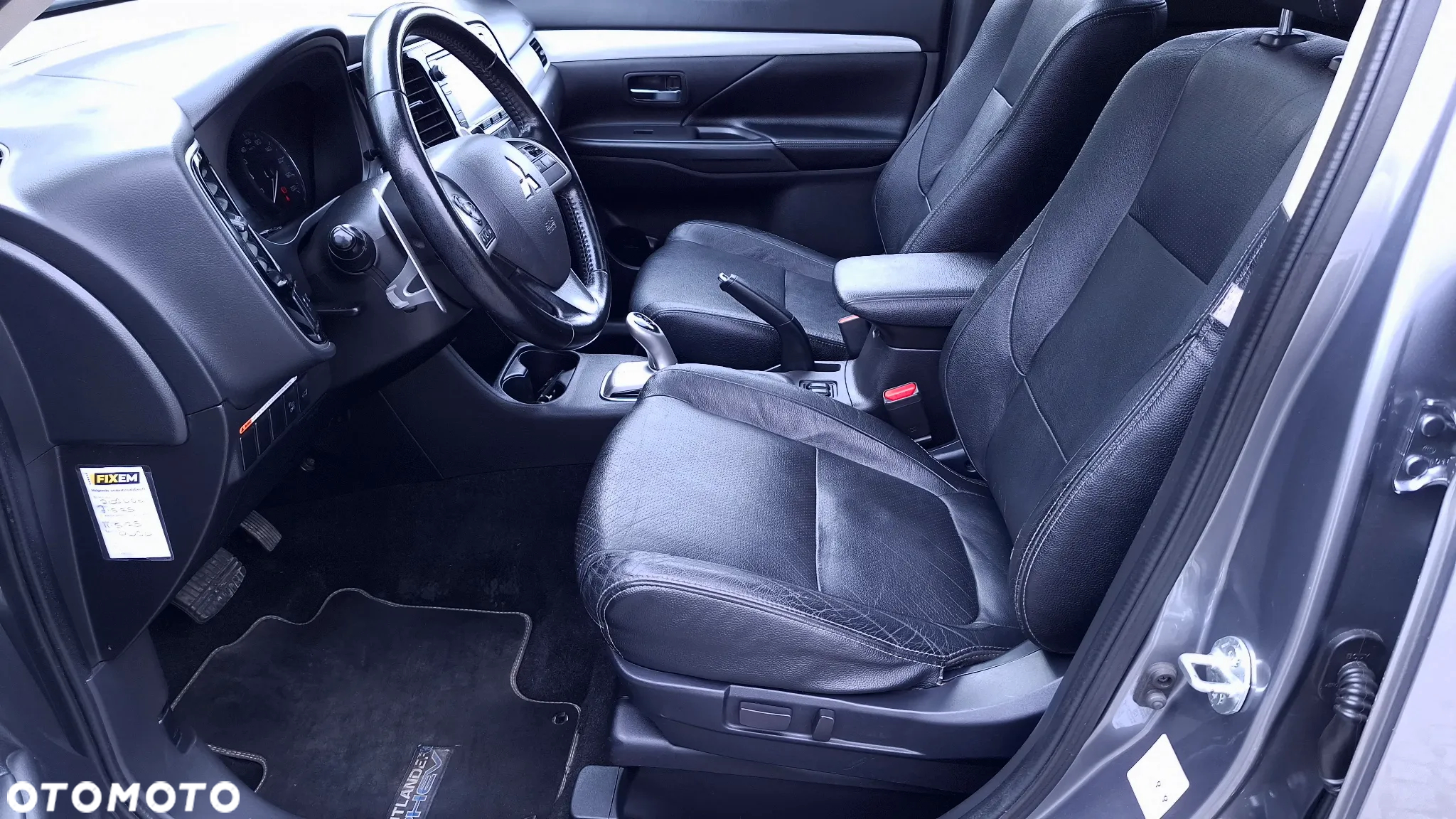 Mitsubishi Outlander 2.0 4WD Plug-In Hybrid Top - 17