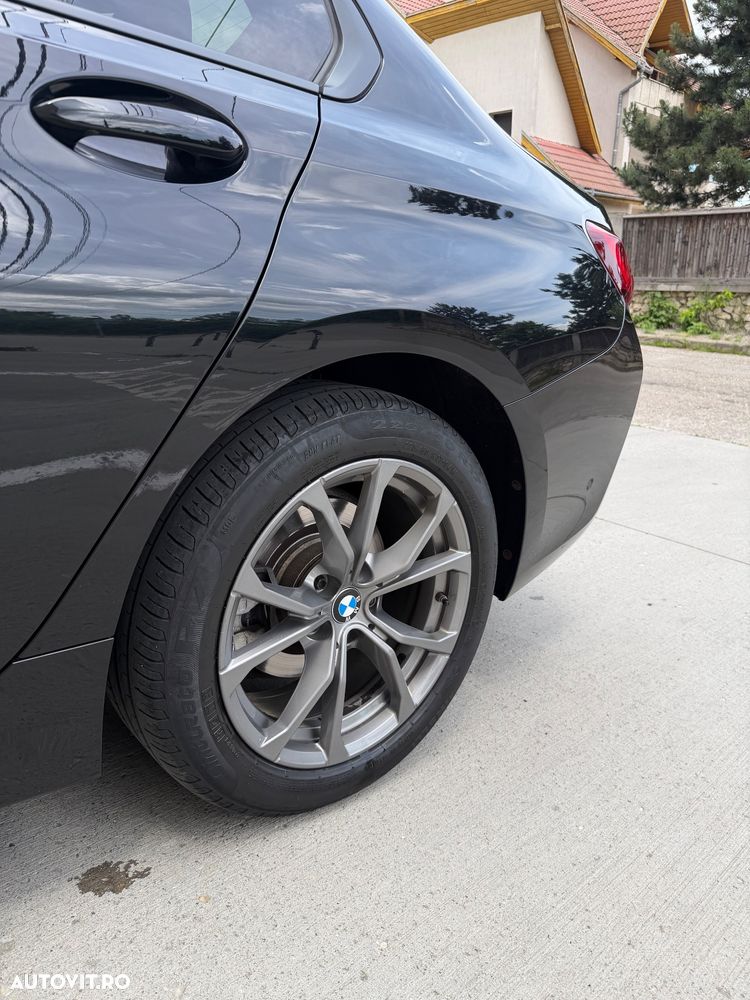 BMW Seria 3 320d Aut. - 19