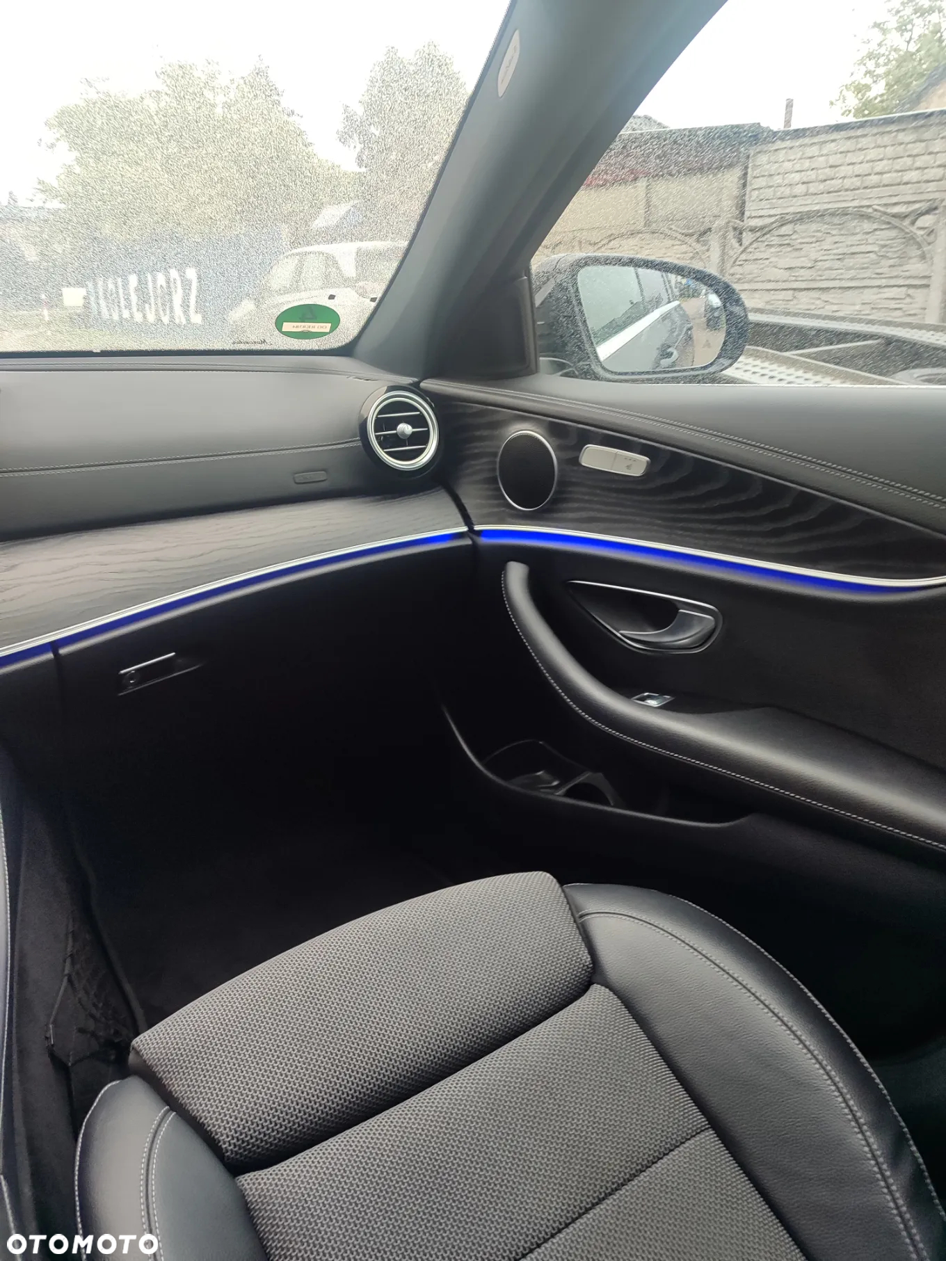 Mercedes-Benz Klasa E 300 d T 9G-TRONIC - 31