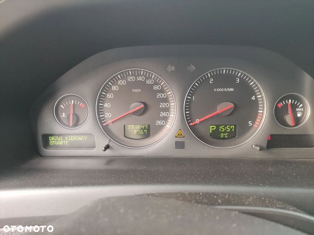 Volvo XC 70 D5 AWD Momentum - 7